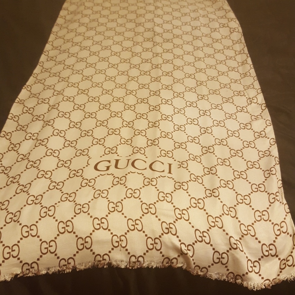 Gucci scarf